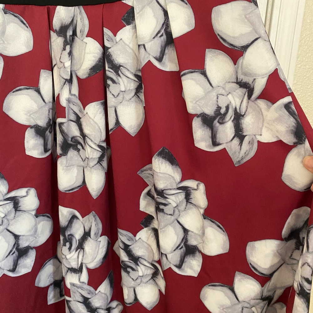 Dress - Picture 2 of 3
